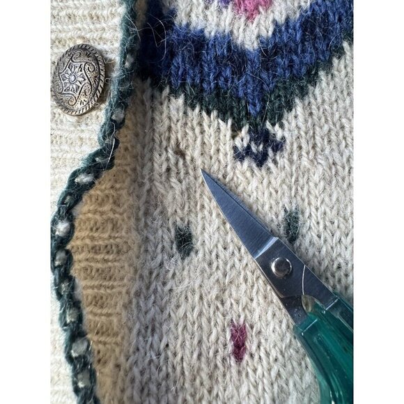 Vintage Woolrich Woman's Sz L Cream Blue Paisley Wool Blend Button Cardigan - Picture 9 of 11